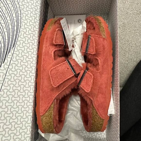 New in box Birkenstock sienna red Arizona sandals - Picture 9 of 11